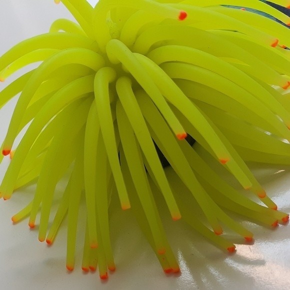 Aquarium Ornament - GloFish Anemone Ornament - Picture 6 of 12
